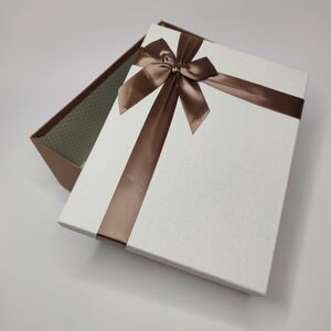Подарочная коробка с атласным бантом 34 х 26 х 15 цвет бежево-коричневый, Размеры ДхШхВ, см: 34 х 26 х 15, фото 